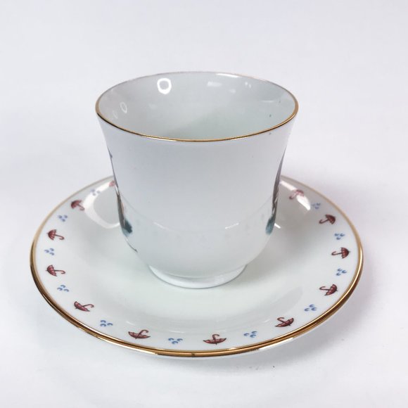 Vintage Goebel "Umbrella Boy" Hummel Teacup and Saucer - Picture 4 of 8